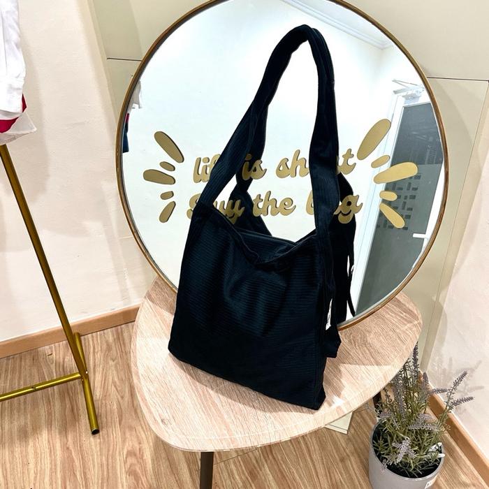 Gambar Prassa.ku | Hayma Bag - Zipper | Totebag Resleting - Hayma CRD Black dari Prassaku Kota Administrasi Jakarta Barat Tokopedia