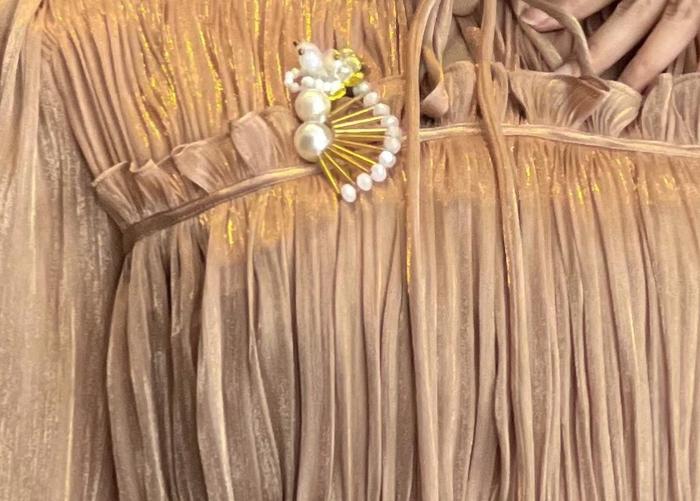 Gambar QB Sine Dress/Pakaian Muslim Wanita Bahan Shimmer Silk Premium Dress Gamis Kondangan/Busana Muslim Lengan Puff - Bronze, XS dari QuentinOfficial undefined Tokopedia