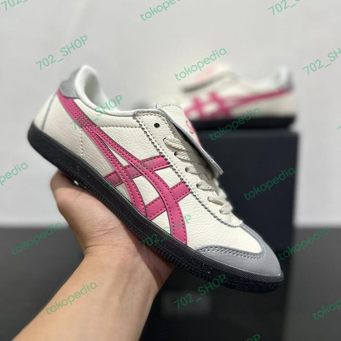 Gambar Sepatu Tokuten Logo STAY WITH ME Free Kaos Kaki - White Pink, 36 dari 702 Shop undefined Tokopedia