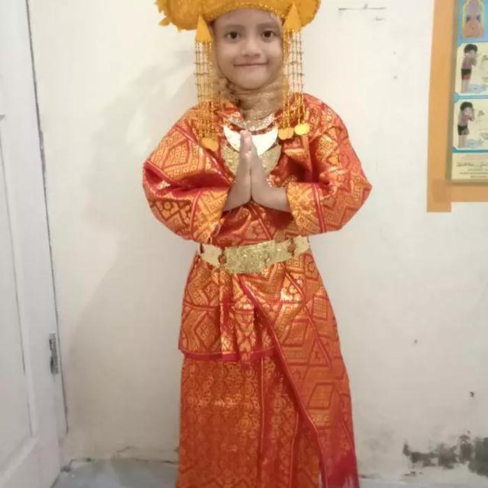 Gambar baju tari adat melayu anak dewasa komplit - Merah, tk dari Rerezeze online shop undefined Tokopedia
