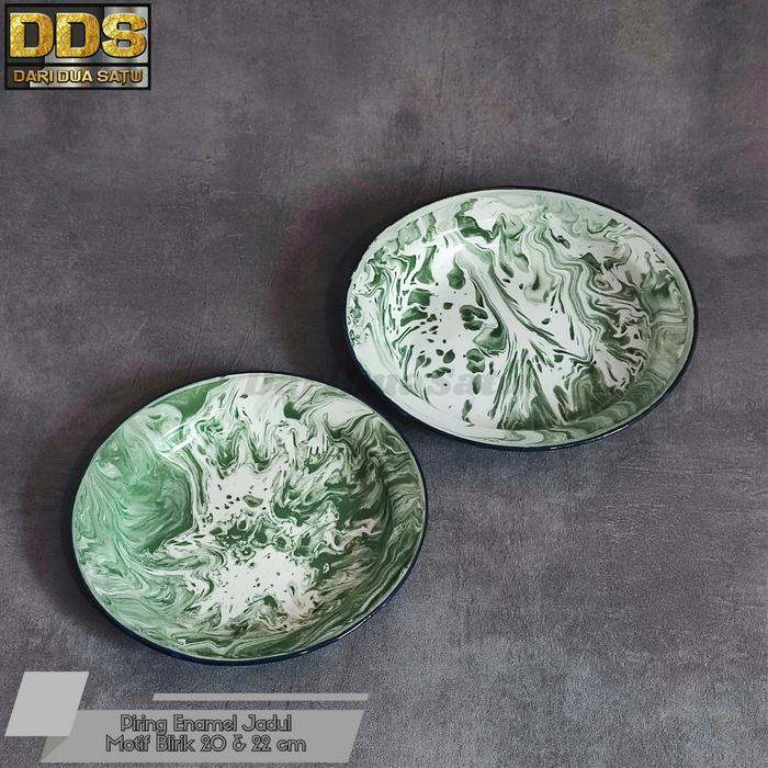 Gambar Piring Enamel 20 dan 22 cm Piring Makan Jadul Motif Bunga dan Blirik - Blirik, 22 cm dari DariDuaSatu undefined Tokopedia