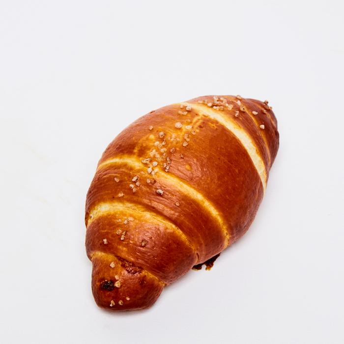 Gambar Salt Bread - Pretzel dari Weirdough Bakehouse undefined Tokopedia