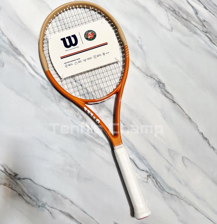 Raquette De Tennis Wilson Roland Garros Team 102 – Corde, Prête à Jouer – Grip 4 1/4, Tête 103in²
