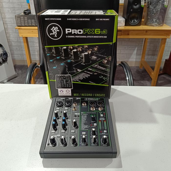 中古美品】Mackie ProFX6v3 エフェクト/USB内蔵 ミキサー オーディオ