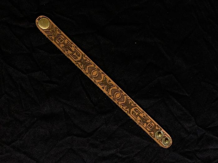 Gambar Linow C01 Motif etnik/ Gelang Kulit Motif nusantara - 3, Ukuran lain dari Ernist.Leather undefined Tokopedia