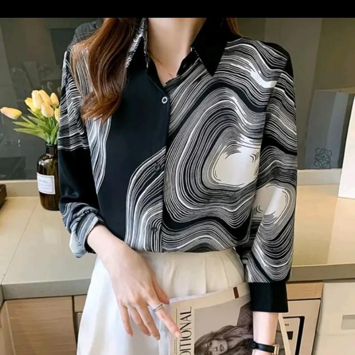 Gambar Jual Fashion Wanita Kemeja Silk Halus - MotifAbstrak dari playwithkiddos undefined Tokopedia