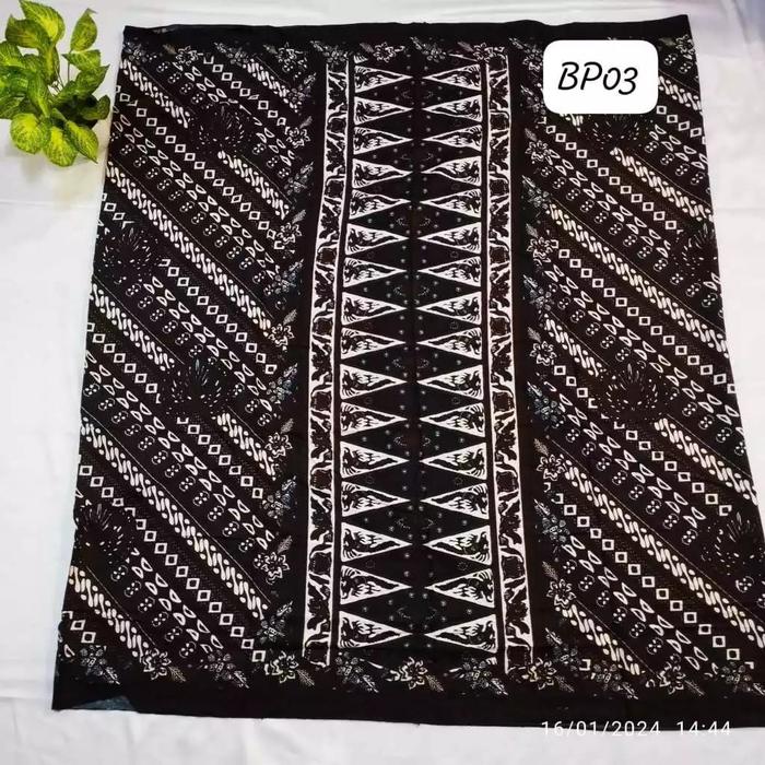 Gambar Sarung Batik Pekalongan  Sarung gus igdam Sarung Lasem - BP 03, Katun dari ABINAUF GROSIR undefined Tokopedia