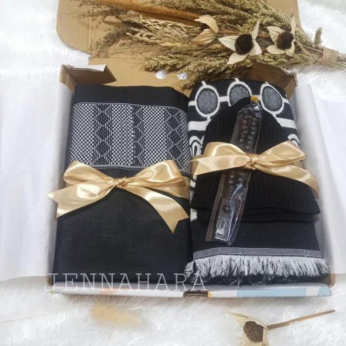 Gambar Hampers Sajadah Sarung Pria Free Gift Card/ Hampers Lebaran Laki-laki - Paket Ali, Coklat+pita dari CV WARUNG SEGAR undefined Tokopedia