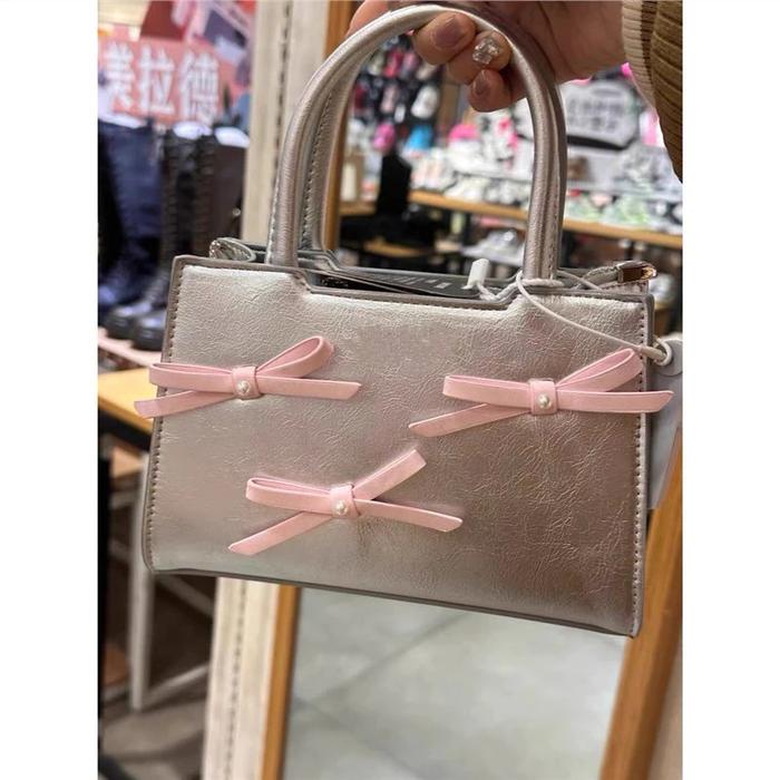 Gambar YUNJIN Y2K RIBBON KOREAN SLING BAG - silver dari katiefungstuff undefined Tokopedia