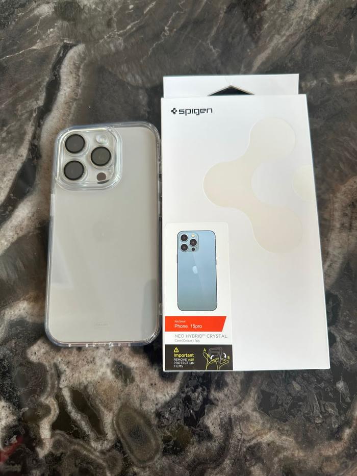 Gambar Iphone 11 12 13 Plus Pro Max Spigen Liquid Crystal Clear TPU Casing - clear, ip 11 pro dari Elvis Acc undefined Tokopedia