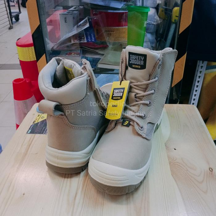 Gambar Sepatu Safety Pria / Sepatu safety Jogger Rush Sand S3 - Cream - Sand, 35 dari PT. SATRIA SAFETY INDONESIA undefined Tokopedia
