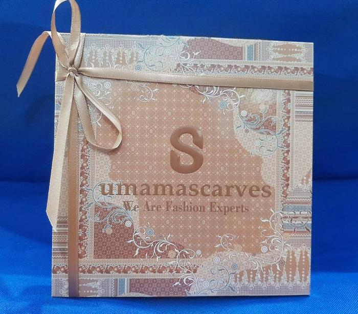 Gambar Umama Scraves Logo S - Digital Scarf Premium + FREE Brooch - Coklat Susu dari Hobbikun undefined Tokopedia