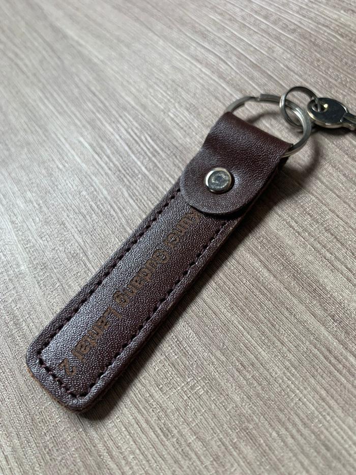 Gambar Gantungan kunci mobil Kulit asli Custom laser grafir keychain - Cokelat, Polos dari HL accessorize official store undefined Tokopedia