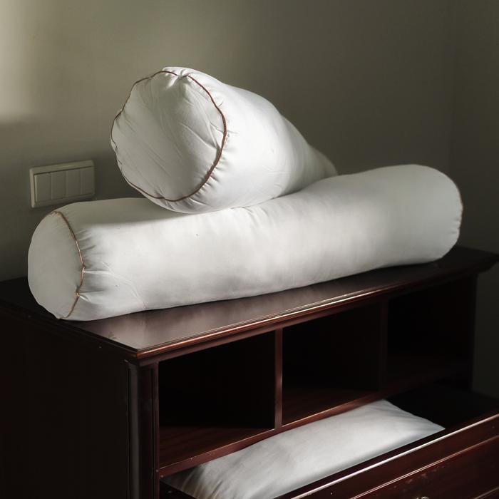 Gambar Madeem Hotel‑Grade Alternative Goose Down Pillow & Bolster – Hypoallergenic - Guling  dari Madeem undefined Tokopedia