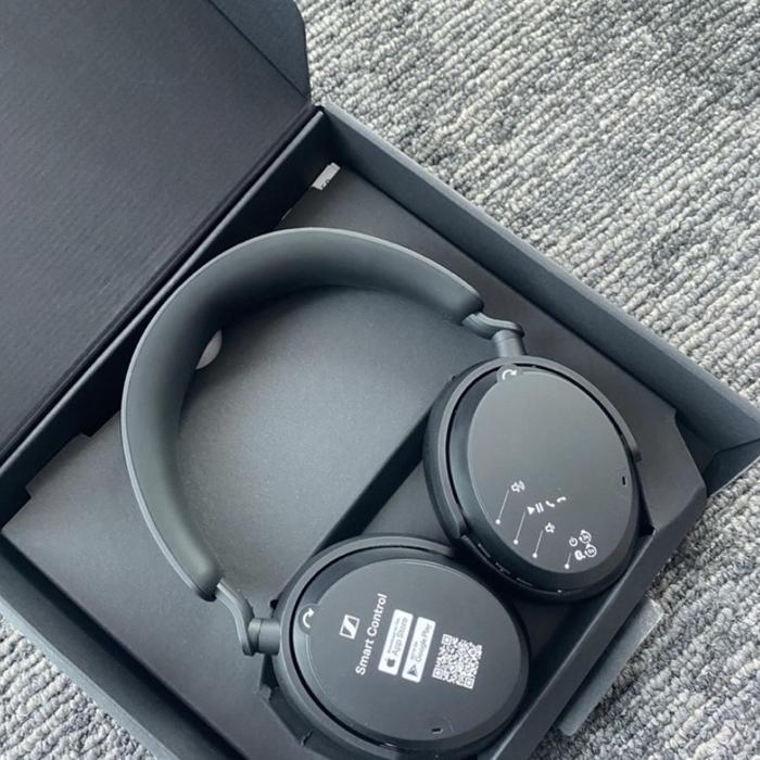Gambar SENNHEISER ACCENTUM WIRELESS HEADPHONES - Black not Marshall - Hitam dari hypstermaid.co undefined Tokopedia