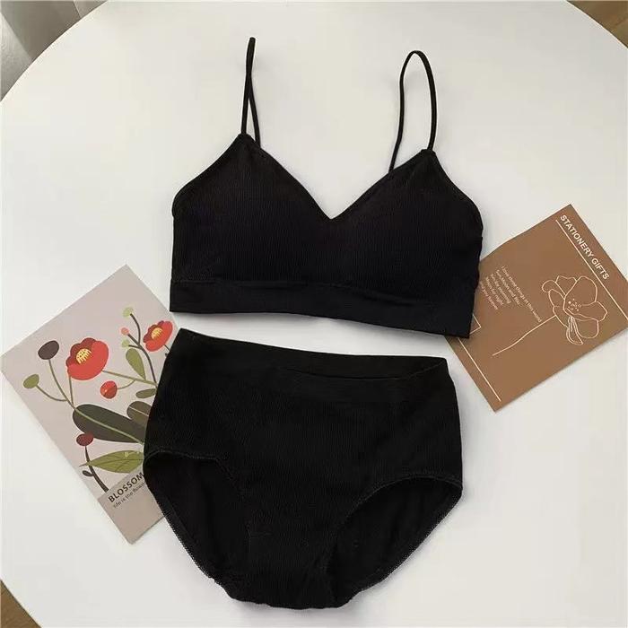 Gambar Bra Set Wanita 6660 One Set Tanktop BH Celana Dalam Push Up - Hitam dari murahmeriahmallid undefined Tokopedia