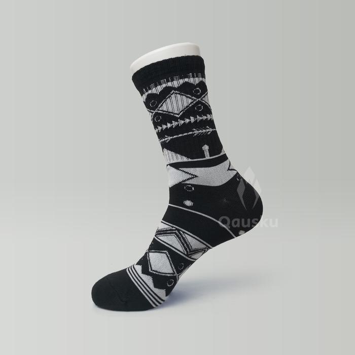 Gambar Kaos Kaki Motif pattern tribal Batik Skate (SERI T) - T55 dari kkausku undefined Tokopedia