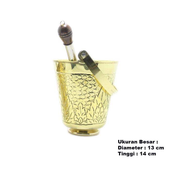 Gambar Set Tempat Air Suci Misa dan Hisop Alat Percikan Kuningan Wadah Air Suci Perlengkapan Gereja - Besar dari Yeraya Toko Rohani undefined Tokopedia