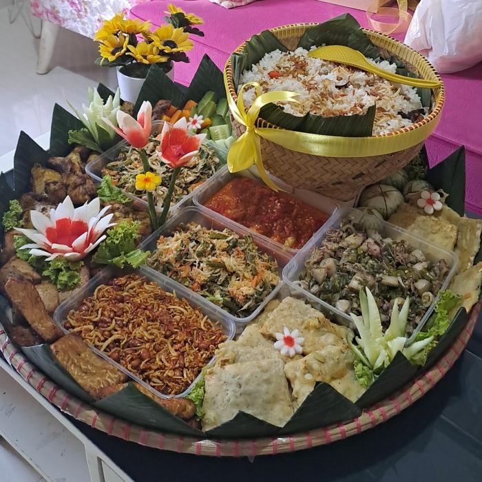 Gambar nasi liwet porsi 15 orang dari mama kinan kitchen undefined Tokopedia
