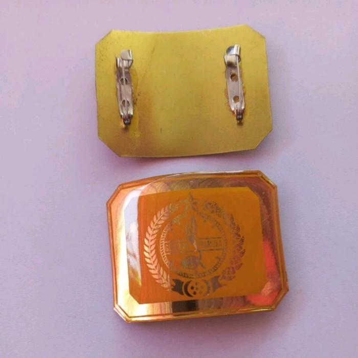 Gambar Pin Tanda Topi Pramuka Persegi Premium / Pin Baret Putra Pramuka - Kuning Bagus dari Exshop18 undefined Tokopedia