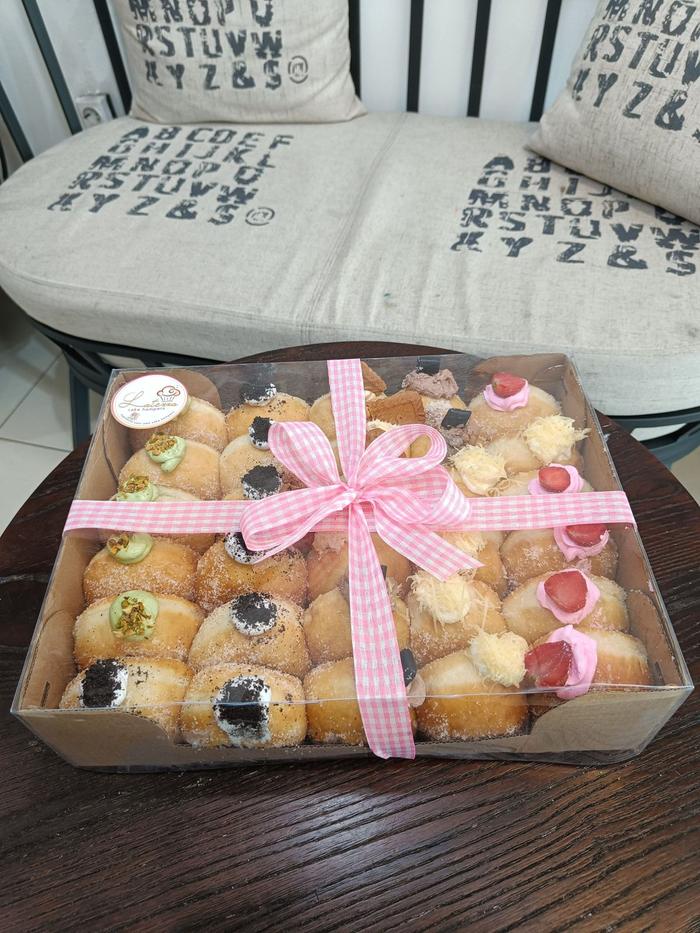 Gambar donat bomboloni empuk bomboloni lezat bomboloni coklat bomboloni viral - 30pcs dari Gaby Bella Florist undefined Tokopedia
