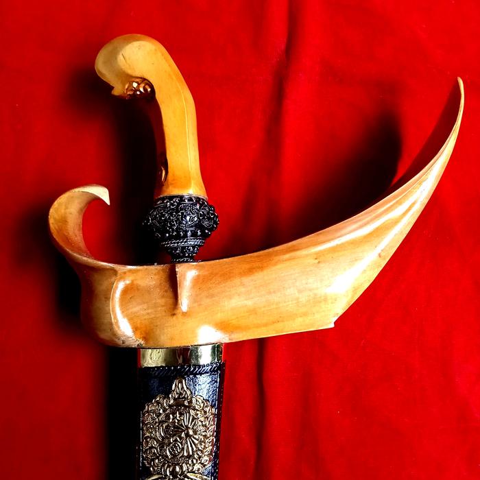 Gambar Set Warangka Keris Ladrang Kayu Cendana Pendok Bunton Motif Modang Kel dari Sanggar Budaya undefined Tokopedia