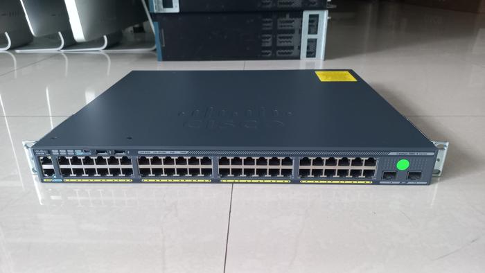 Switch Cisco WS-C2960S-48FPD-L – 48 Porte Gigabit PoE, Rack Mountable, Ricondizionato