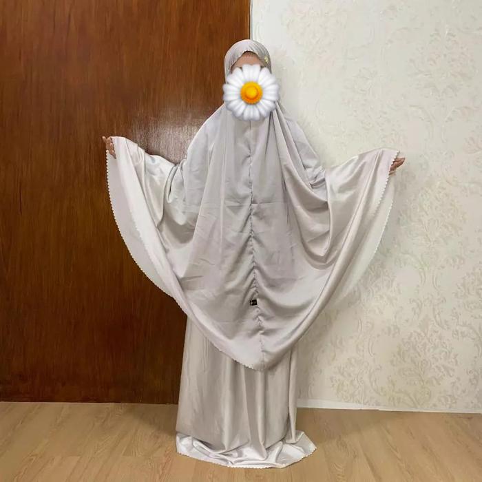 Gambar Mukena Dewasa Mewah Gradasi Sutra Silk Lasercut 2in1 - cappucino dari Imah mukena87 undefined Tokopedia