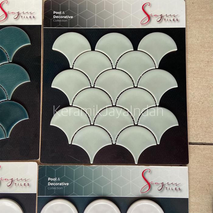 Gambar SINGRES SINGRESS FISH SCALE CONCAVE EMERALD PRASIOLITE ROSE SHIRO KERAMIK MOZAIK MOZAIC MOSAIK MOSAIC TILE LANTAI DINDING DAPUR BACKSPLASH PAYUNG DUYUNG ESTETIK WALL ART LANTERN - CONCAVE MINT dari keramikjayaindah undefined Tokopedia