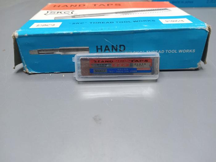 Gambar Hand Tap SKC Thread Tool Works M4X0,7 Alat Pembuat Lubang dari Percaya Teknik undefined Tokopedia