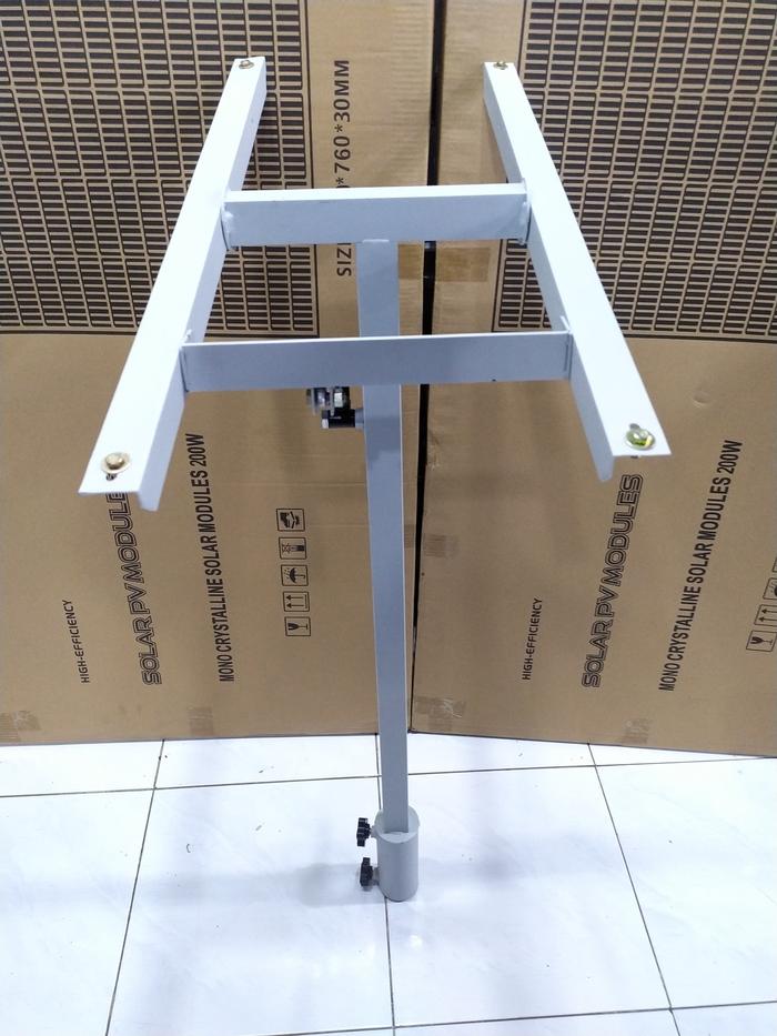 Gambar Mounting Bracket Panel Surya / Solar Panel 50WP - 150WP Himawari - Putih dari Majujayasemesta undefined Tokopedia