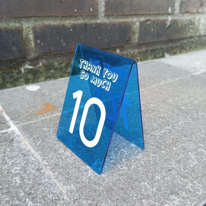 Gambar nomor meja / nomor meja cafe / nomor meja restaurant / free logo - biru transparan dari Madera Project undefined Tokopedia