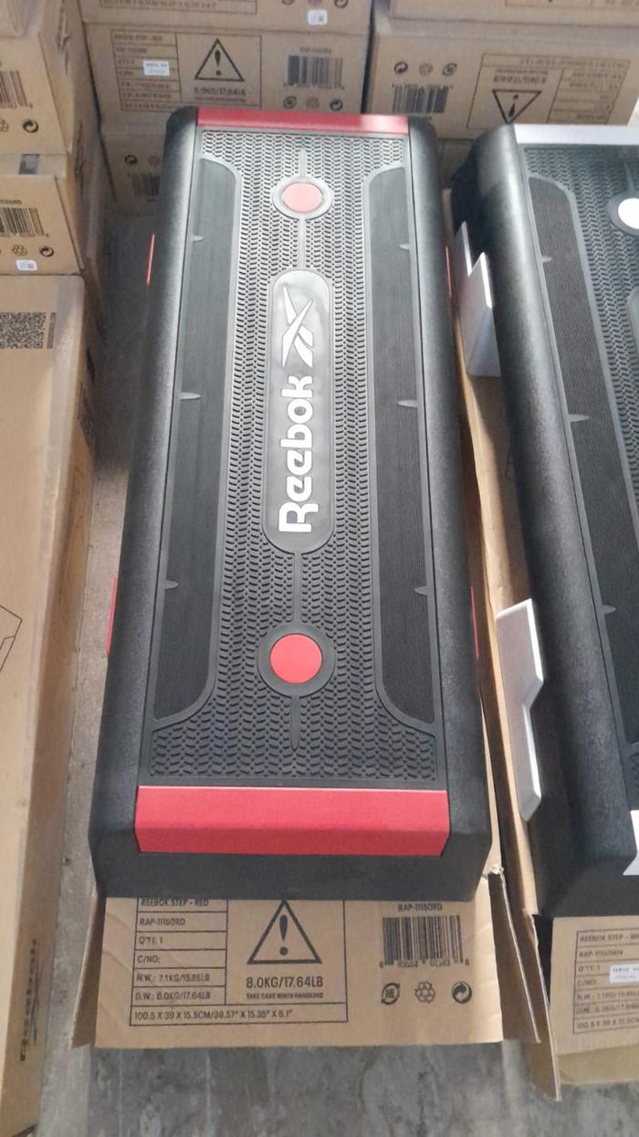 Gambar REEBOK STEP AEROBIC / STEPPER / REEBOK THE ORIGINAL STEP COLOUR - Black+Red dari TARGETFIT undefined Tokopedia
