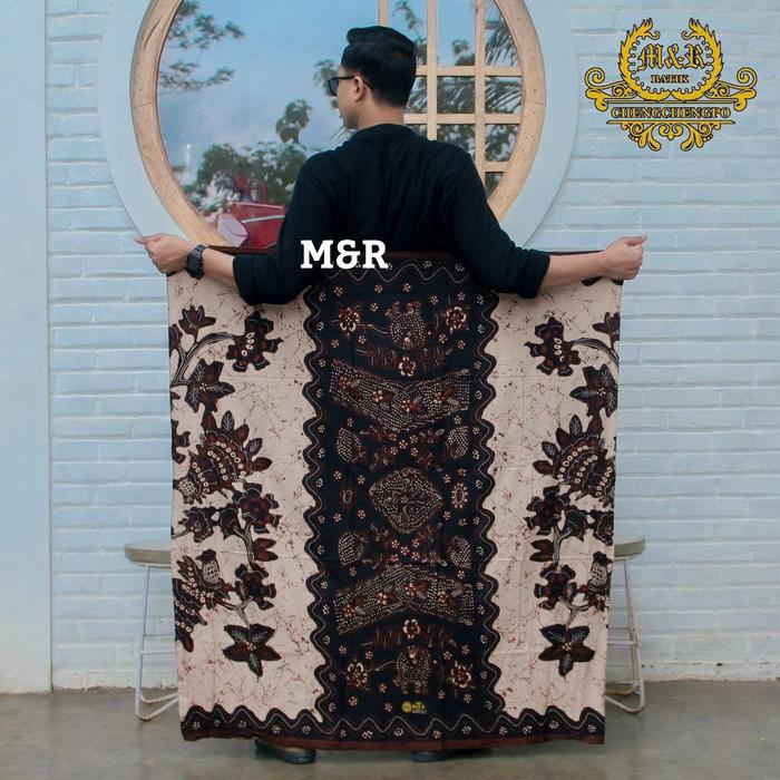Gambar PROMO Sarung Batik Gus Iqdam series terbaru motif kekinian santri modern - bakaran cream, dewasa dari Sarungkubatik undefined Tokopedia