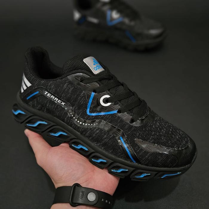 Gambar sepatu adidas terrex original sepatu olahraga voli tenis badminton - Gambar 05, 39 dari TukangSepatuuu undefined Tokopedia