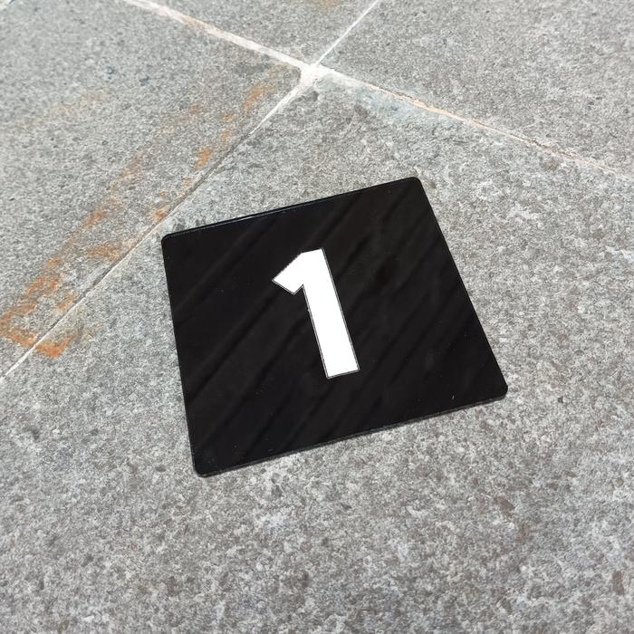 Gambar Nomor Meja Akrilik Untuk Cafe & Restauran  No meja akrilik Nomor meja1 - putih hitam, 5x5 dari Madera Project undefined Tokopedia