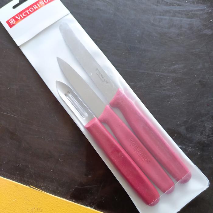 Gambar pisau victorinox original Kitchen Set 3 pcs Swiss Made - Merah dari Classmo undefined Tokopedia