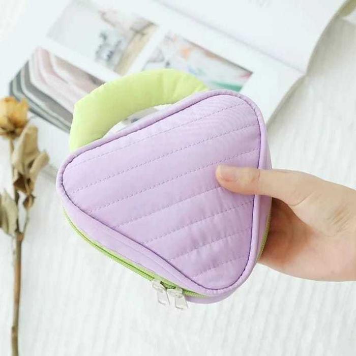 Gambar 7S Tas Make Up Foam Tas Makeup TRavel Tas Kosmetik Mini Segitiga Triangle Mini Pouch Puffy Bag Pouch Cosmetic Korea - TRIANGLE UNGU dari PAYDAY STORE_NEW undefined Tokopedia