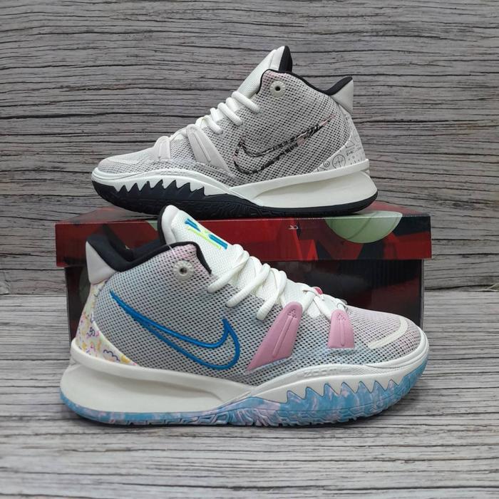 Sepatu Basket Kyrie Pale Ivory Chlorine Blue Kyrie Irving