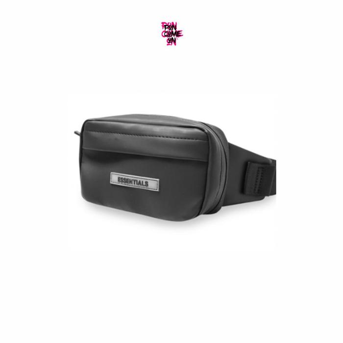 Gambar TAS WAISTBAG FEAR OF GOD ESSENTIALS / FOG Essentials Rubber Patch - Black dari INDONESIA PUSAT undefined Tokopedia