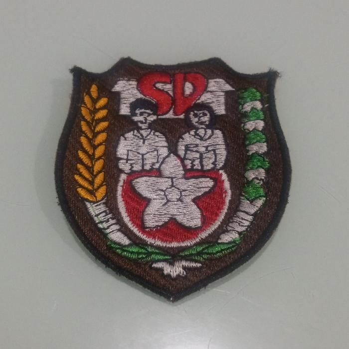 Gambar Badge Sekolah (SD, SMP, SMA) - SD dari Petite Label & GoodieBag undefined Tokopedia