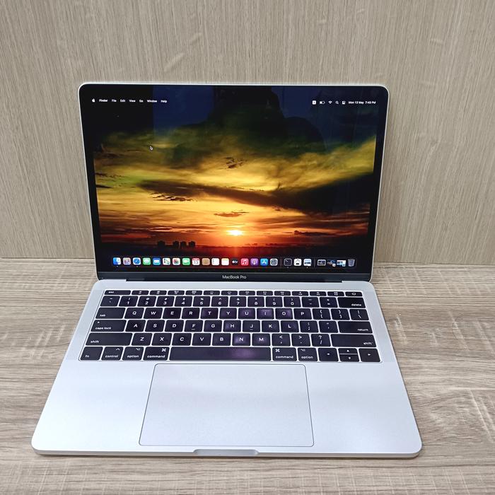 2017 Apple MacBook Pro | 13-inch | Intel Core i7 | 16GB RAM | 512GB