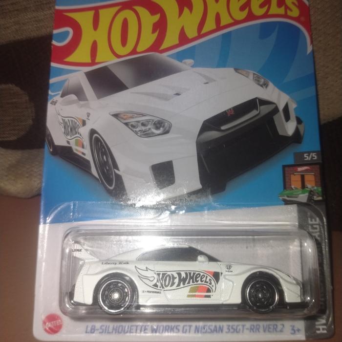 Jual Hot wheels Hotwheels - Nissan GTR R35 LBWK Putih - Kota Surabaya ...