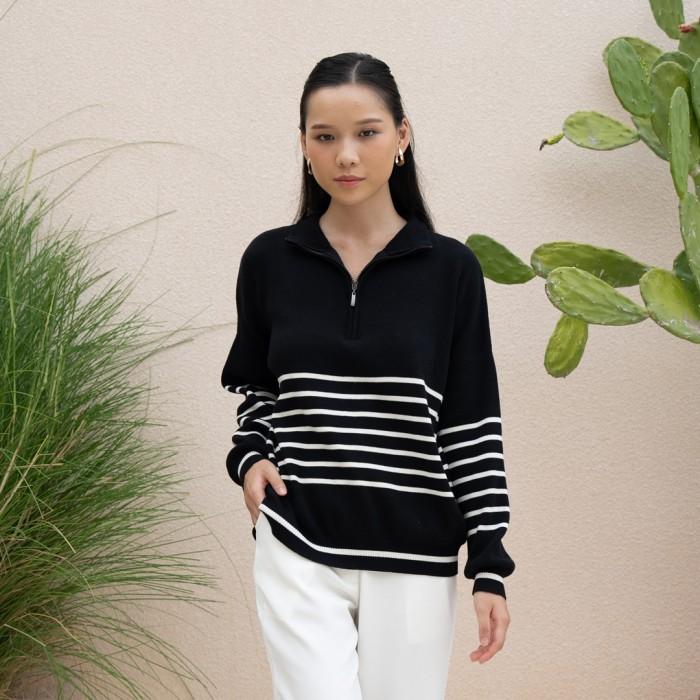 Gambar Beatrice Clothing Gwen Knit Blouse - Blouse Knit Wanita Lengan Panjang dengan Zipper - Black  dari Beatrice Clothing undefined Tokopedia