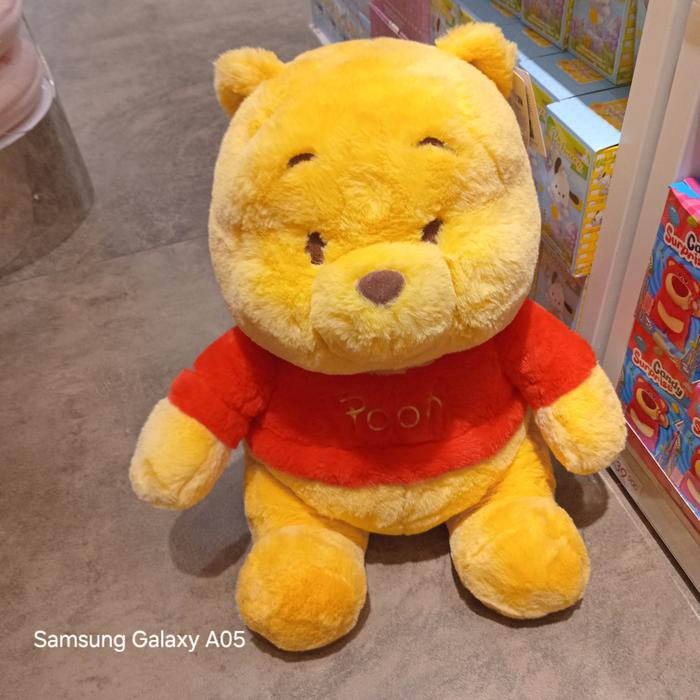 Gambar Boneka Winnie the Pooh Menggemaskan - Miniso Winnie the Pooh Plush Toy - 16in. dari jastipsripilan undefined Tokopedia