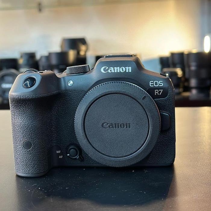 Gambar canon eos r7 sepaket dengan lensa 24-105 mm F4 dari MaisonPlantino undefined Tokopedia