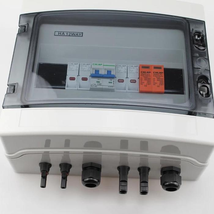 Gambar solar PV combiner box 2 strings with MC 4 connector DC circuit breaker dari Fantasy Flair undefined Tokopedia
