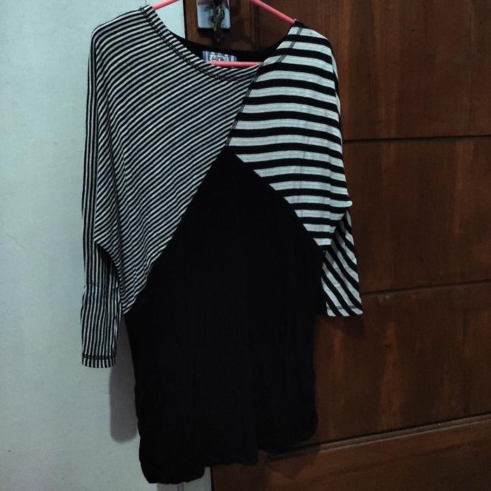 Gambar kaos wanita/blouse wanita/atasan wanita/baju wanita/fashion wanita dari Aziz RR store undefined Tokopedia