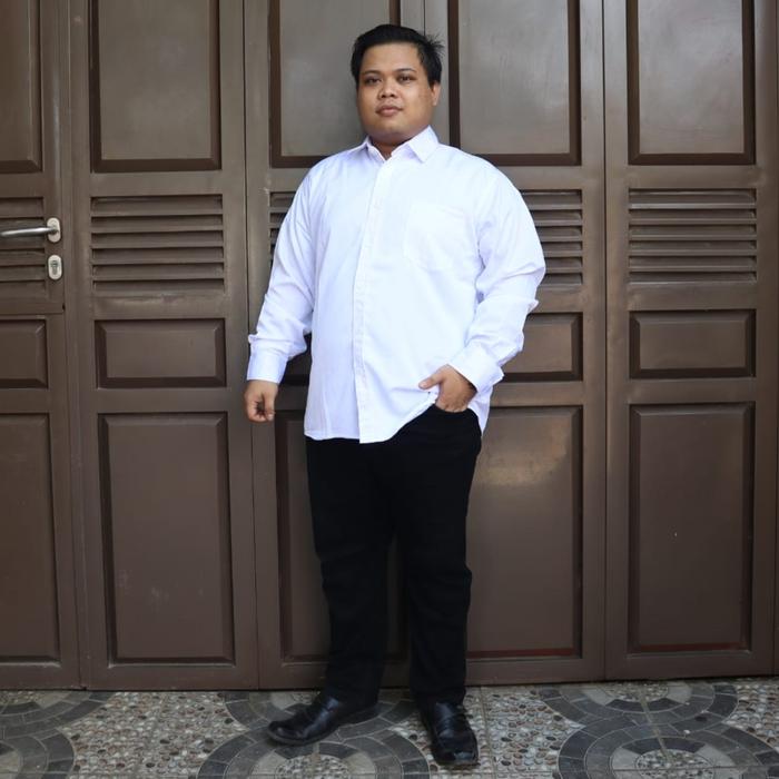 Gambar kemeja pria jumbo big size lengan panjang polos putih oversize - Putih, 6XL LD 130CM dari JUMBO.CO undefined Tokopedia
