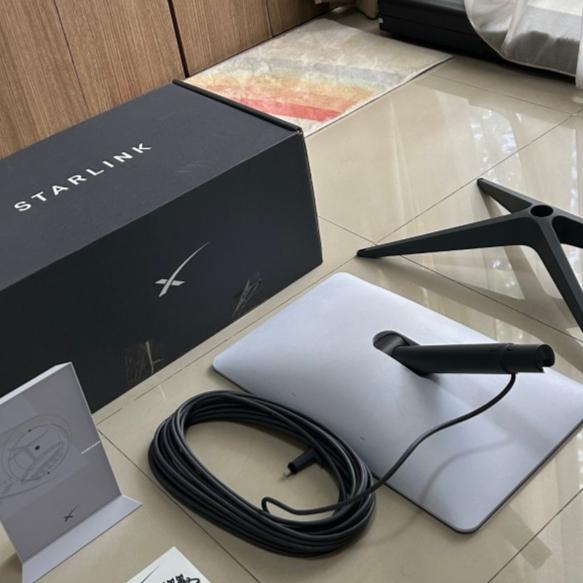 Starlink kit Satelit Antena Internet Wifi 300Mbps + Paket Data Internet - Device Only